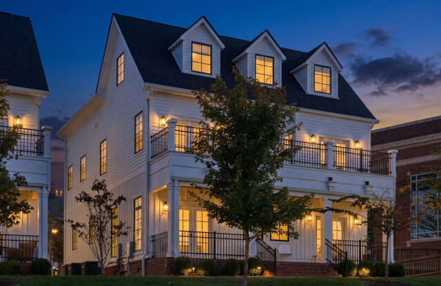 Walkable East Nashville Luxury Retreat Gallery 3