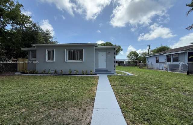 12235 NE 12th Pl photos photos