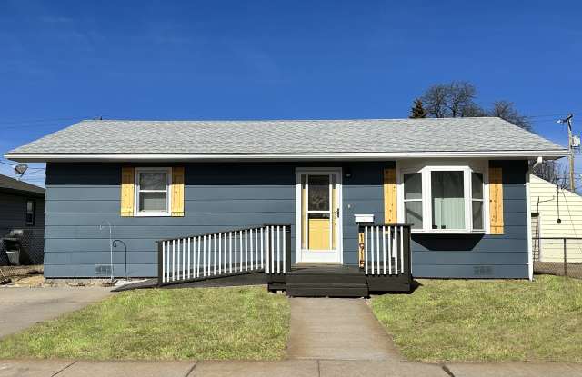 1915 W 2nd St photos photos