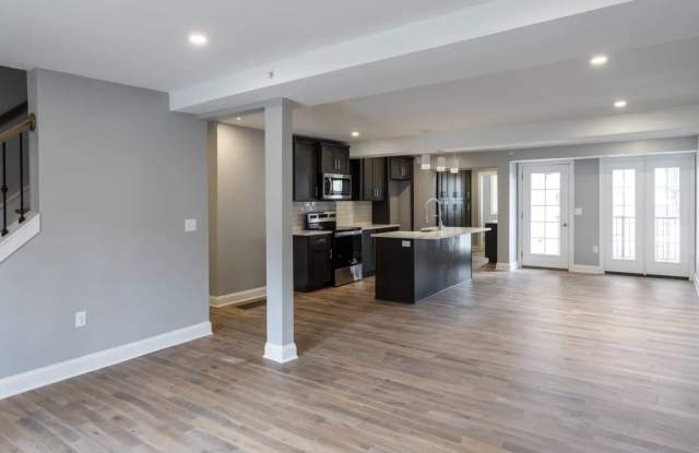 4464 Broadway Boulevard photos photos