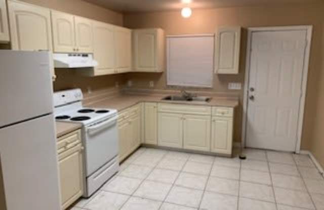 2901-2903 Owen Avenue South - 1 Gallery 3
