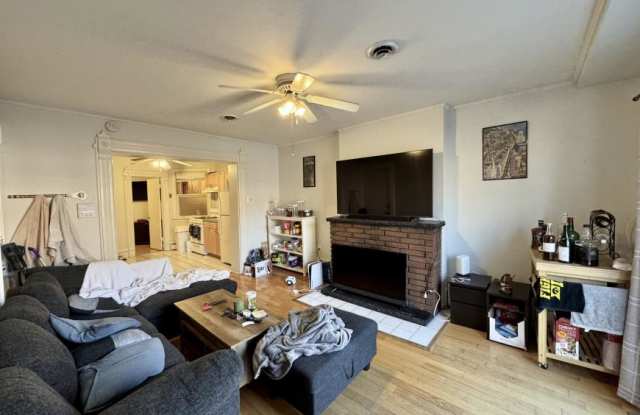 2270 North Lincoln Ave. photos photos