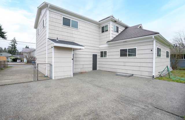 Remodeled 2BR w/ Garage, Fenced Yard & Stainless Steel Appliances photos photos