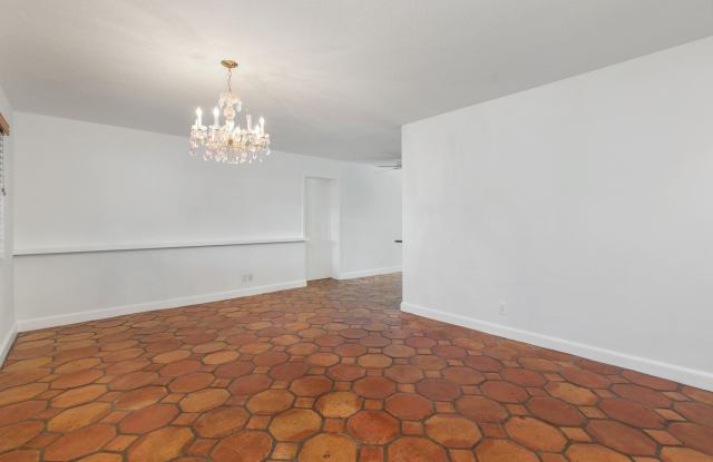 113 GREGORY Place Gallery 4