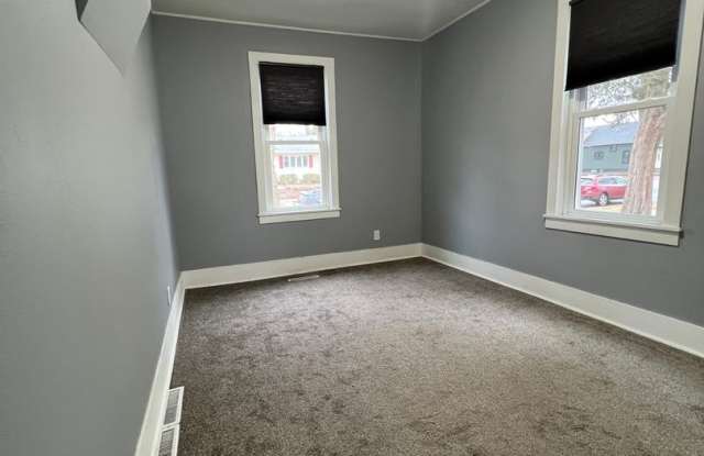 4 Bedroom Single-Family Home with Fenced Yard, Garage & Central Air Gallery 1