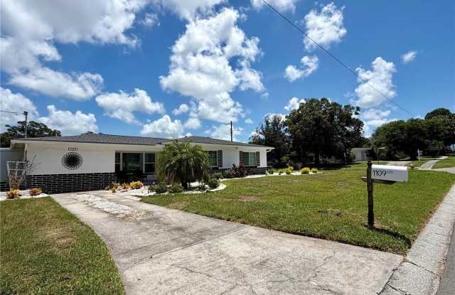 1109 S BETTY Lane Gallery 2