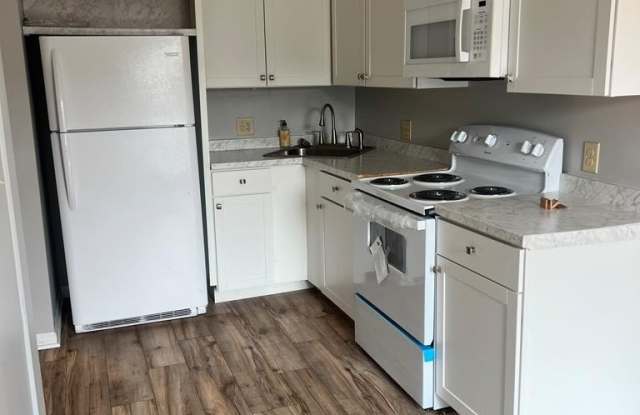 106 N Main St Apt A photos photos