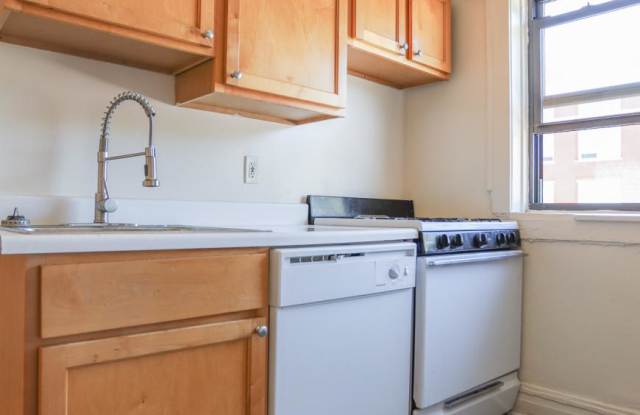 2956 North Seeley photos photos