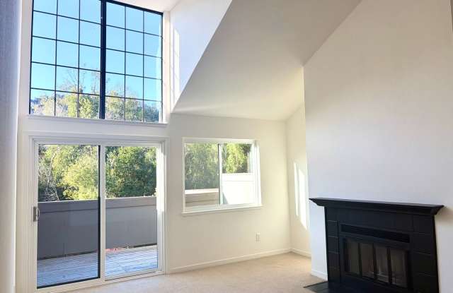 Light Filled Top Floor 2bed/2bath condo in desirable Pacheco Valle Gallery 1