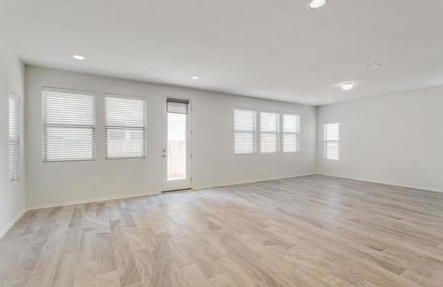 9100 Garnet Drive Gallery 3