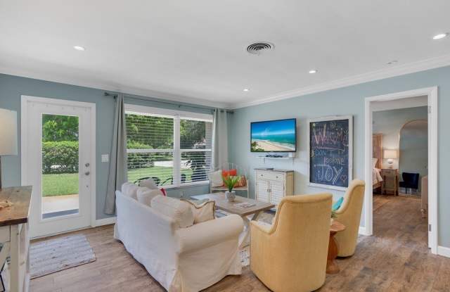 706 Iris Lane Gallery 4