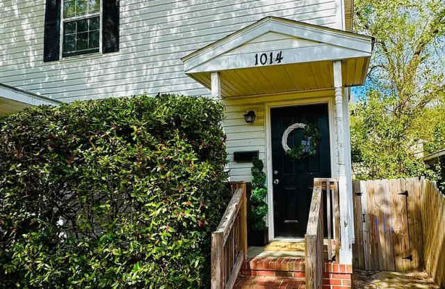 Updated 2nd Floor Duplex, blocks from beach photos photos