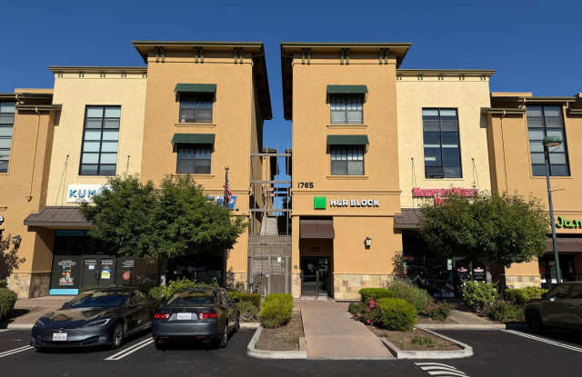 Modern 2 story loft style condo in Prime East Palo Alto Location photos photos