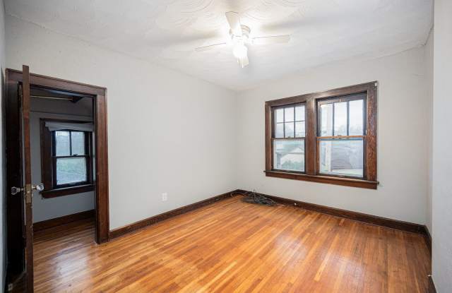 2265 Leonard Avenue Gallery 3