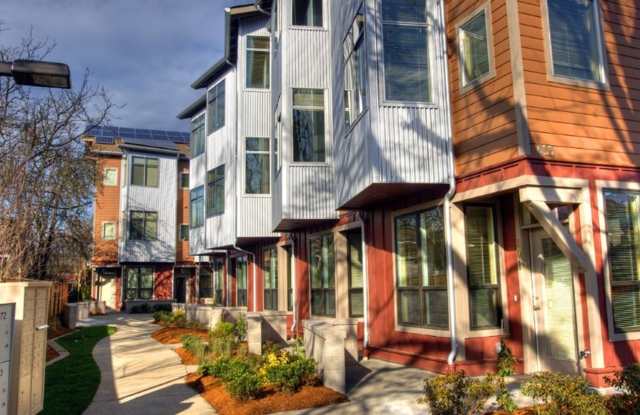 633 E. 14th Ave. 622 E. 13th Alley photos photos