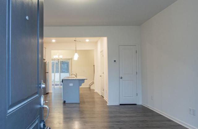 BEAUTIFUL 2 Bedroom Townhome in MIDLAND - AVAILABLE NOW Gallery 3