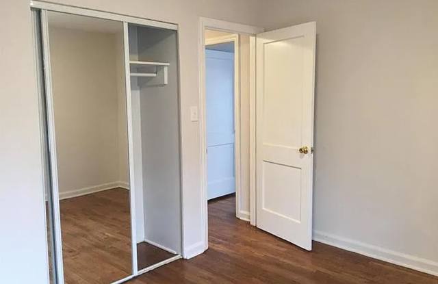 Room in 3 Bedroom Home at Downing Rd photos photos