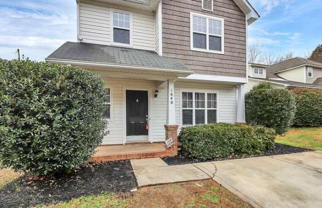 1040 Crestdale Crossing Drive Gallery 3