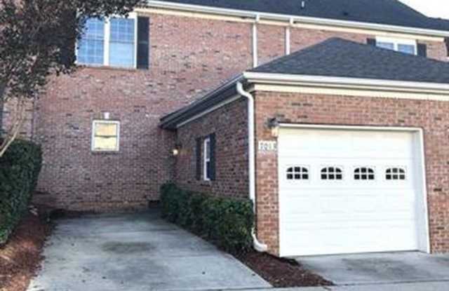 Now Renting charming 2 bedroom 2.5 bath town home In South Charlotte! photos photos