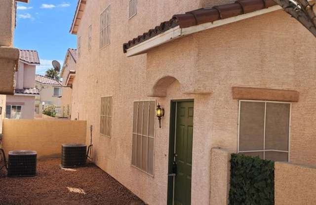 Spacious 2-Story Townhome in Belle Esprit Gated Community photos photos