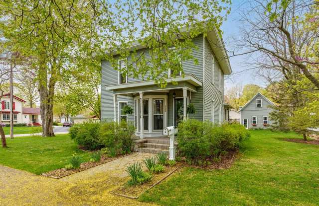 422 South Michigan Avenue - 422 South Michigan Avenue, Vicksburg, MI 49097