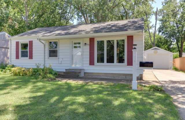 Get $750 off your security deposit! photos photos