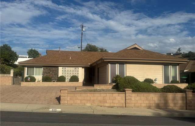 512 Ladera Street Gallery 1