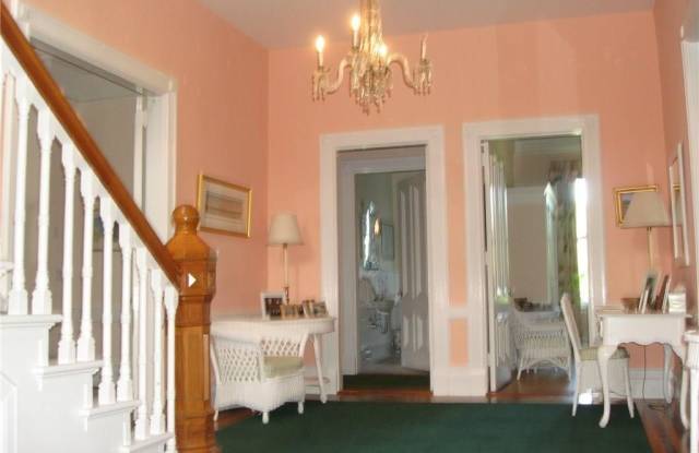 589 Bellevue Avenue Gallery 4