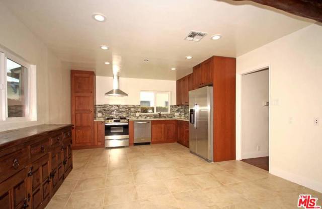 4114 VAN BUREN Place Gallery 2