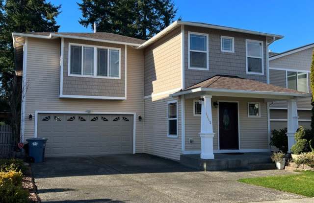 4 Bedroom Home plus loft in Dupont - 1515 Grant Avenue, DuPont, WA 98327