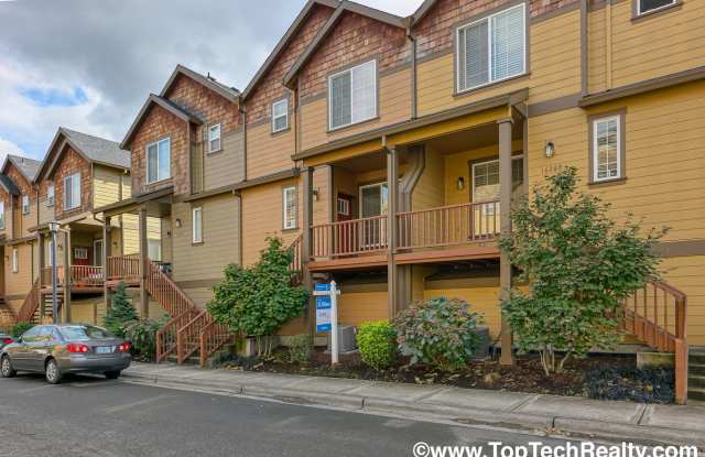 Charming 3 BD* 2.5 BA* Townhome! Excellent Location- Hardwood Floors, A/C, Open Floor Plan! - 16250 Southwest Mason Lane, Beaverton, OR 97006