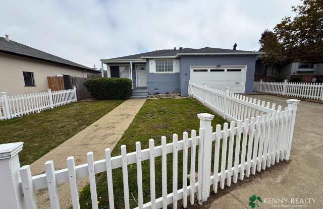 Spacious 3BR/2BA + detached office + 200 sq. ft. solarium + 2-car garage Gallery 3