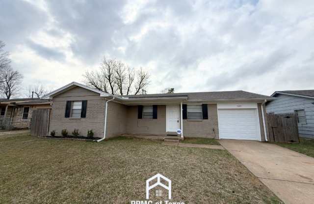 1321 N Christine Dr photos photos