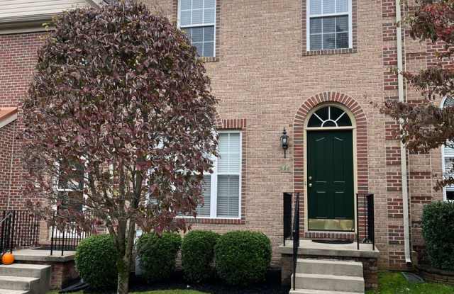 3BR Townhome in Abingdon: Deck, Assigned Parking, Pool, Gym + W/D photos photos