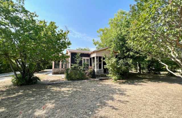 Charming Farm House 2/1 in Elm Mott photos photos