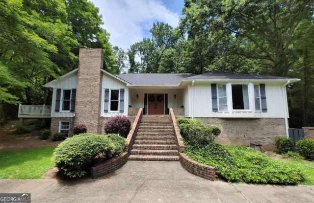 820 Oakhaven Drive - 820 Oakhaven Drive, Roswell, GA 30075