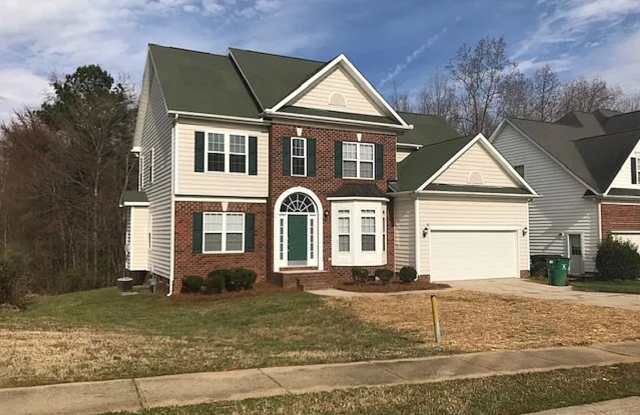MUST SEE this Gorgeous 5 Beds 3 Bath home with 2 car garage . Located in the University area in the Mallard Creek- Withrow Downs Community photos photos