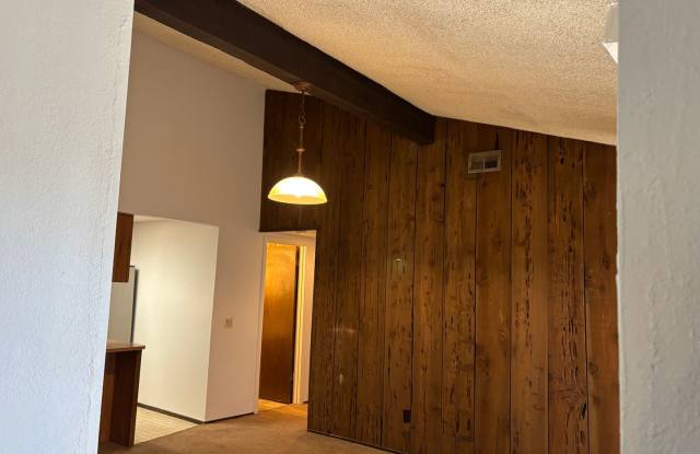Around the Corner from American River College/ $200.00 bonus off first months rent Gallery 4