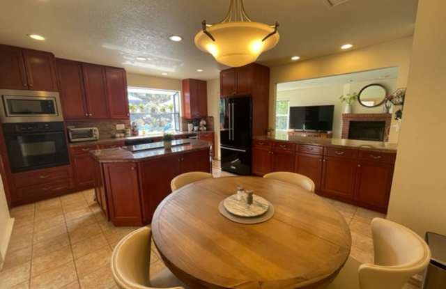 3204 Azahar Place Gallery 4