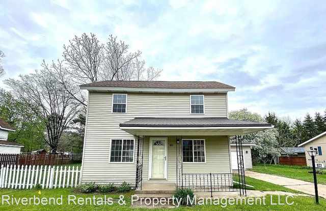 822 W Elm Street - 822 West Elm Street, Chippewa Falls, WI 54729