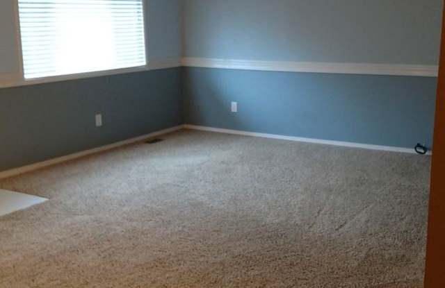 652 Loree Pl Gallery 4