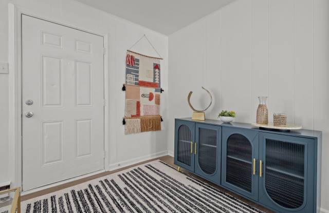 Lovely One Bedroom One Bath Apartment. photos photos