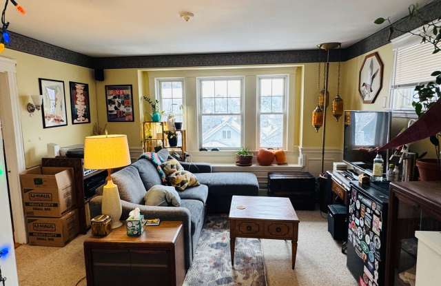 2Br/1Bth apartment! Great Location! Very spacious, lots of light! photos photos