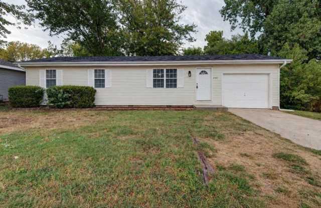 Cozy 3-Bedroom Home with Convenient Layout Gallery 1