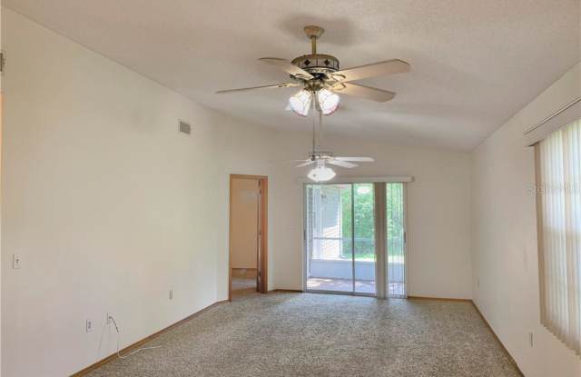 539 BEARDED OAKS CIRCLE Gallery 2