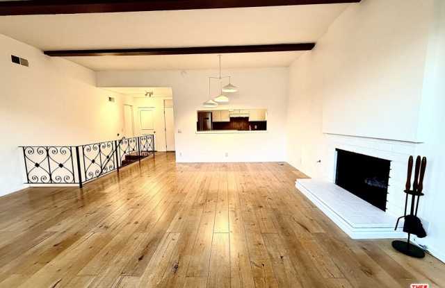 8743 Hollywood Hills Road photos photos