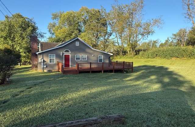 Very nice 4 bedroom home near Tri Cities Airport & Northeast State! Gallery 1