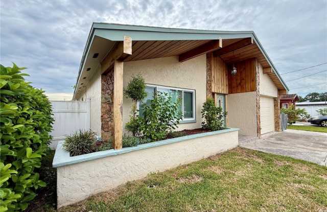 7523 BLOSSOM Avenue Gallery 4