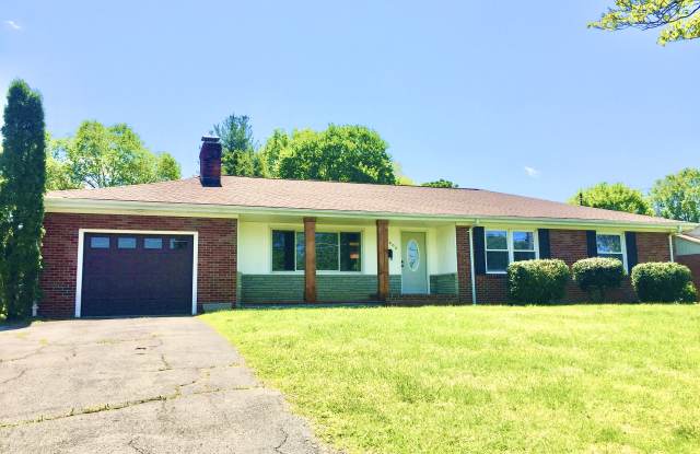 802 Hillmoor Dr photos photos