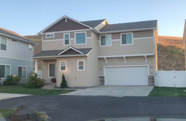 Charming 3-Bedroom Home in Prime Pullman Location – Your Ideal Living Space Awaits! - 1435 Southwest Junegrass Lane, Pullman, WA 99163